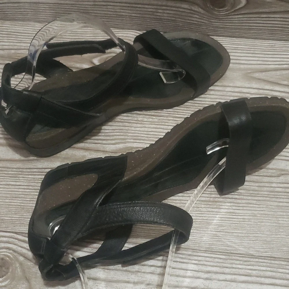 Teva 11 black open toe ankle strap woman wedges sandals